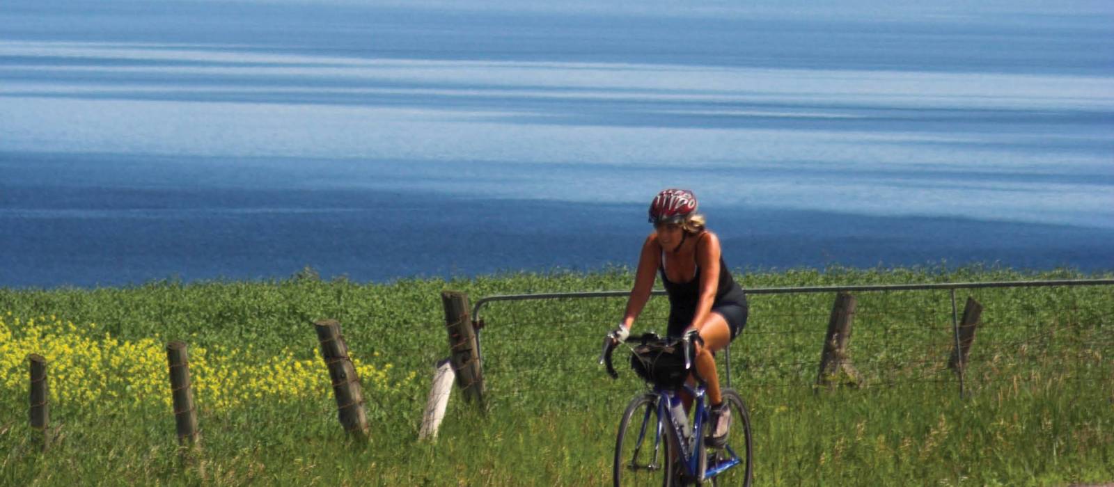 Rouler le long de la Véloroute des Bleuets, Saguenay-Lac-St-Jean | Charles-David Robitaille