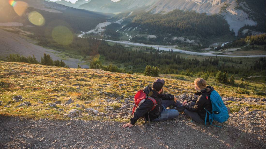 Vue sur la Promenade des Glaciers depuis Parker Ridge, en Alberta |  <i>Ben Morin, Parks Canada</i>