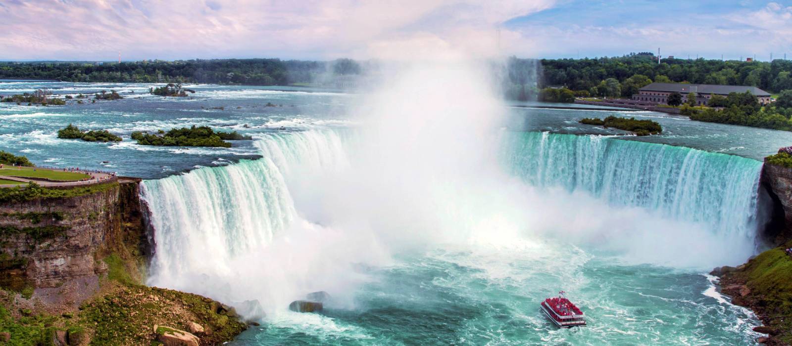 Niagara's incredible Horseshoe Falls | © Destination Ontario
