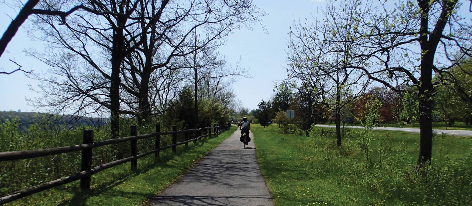 Cycling on the Niagara River Recreation Trail | Nathalie Gauthier