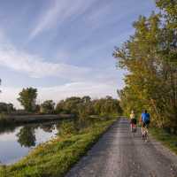 A beautiful day to cycle alongside the Chambly Canal | Gaëlle Leroyer