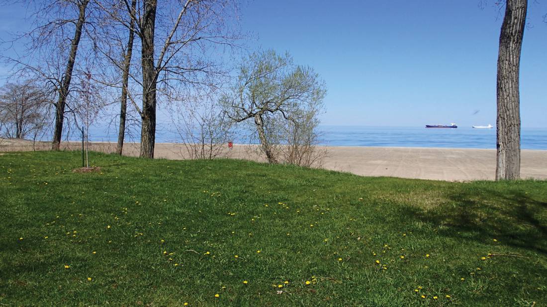 Des plages et des parcs entourent le sentier Waterfront sur les rives du lac Ontario |  <i>Nathalie Gauthier</i>